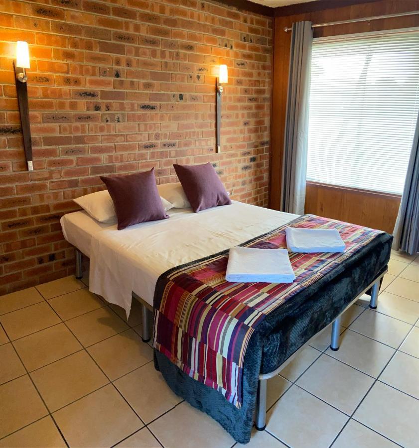 Proserpine Motor Lodge 外观 照片