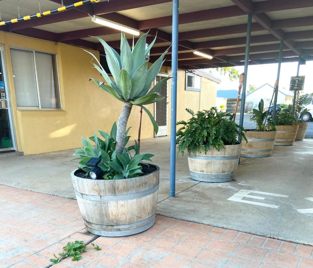 Proserpine Motor Lodge 外观 照片