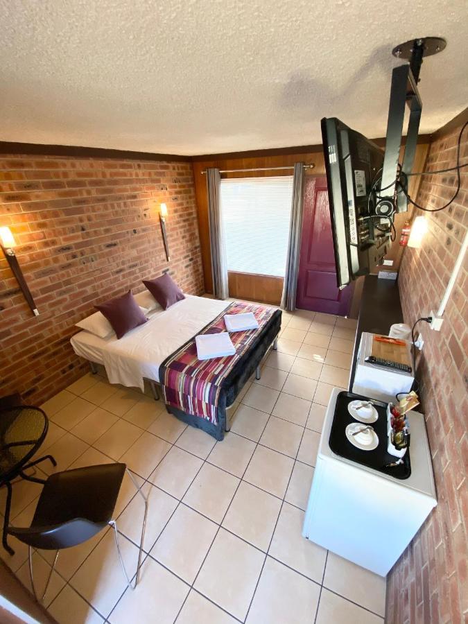 Proserpine Motor Lodge 外观 照片