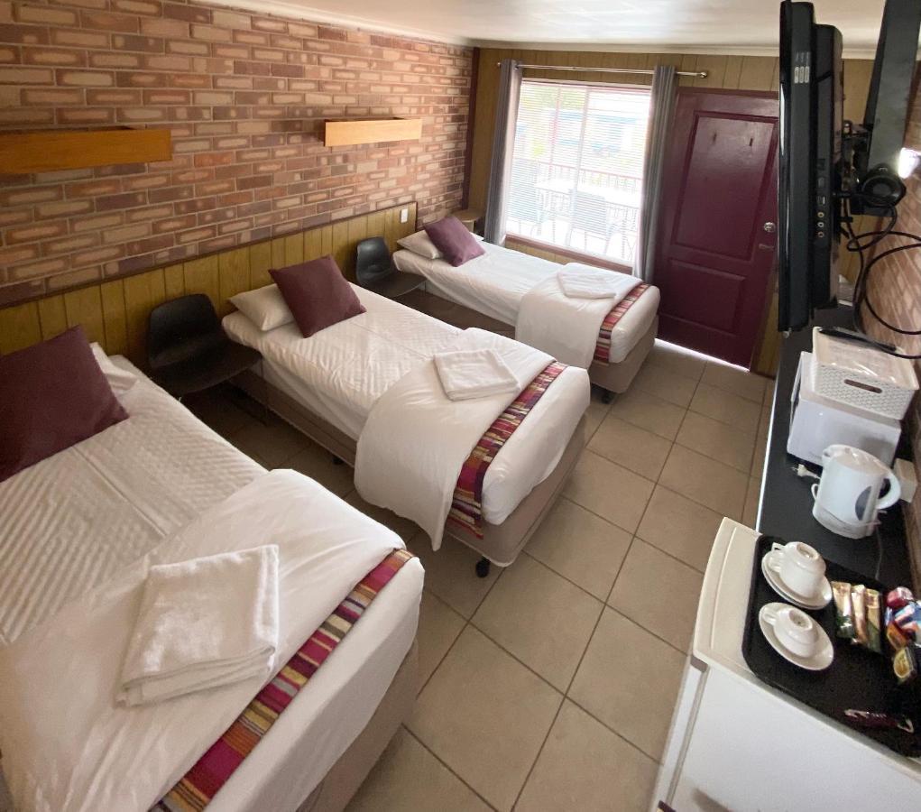 Proserpine Motor Lodge 外观 照片