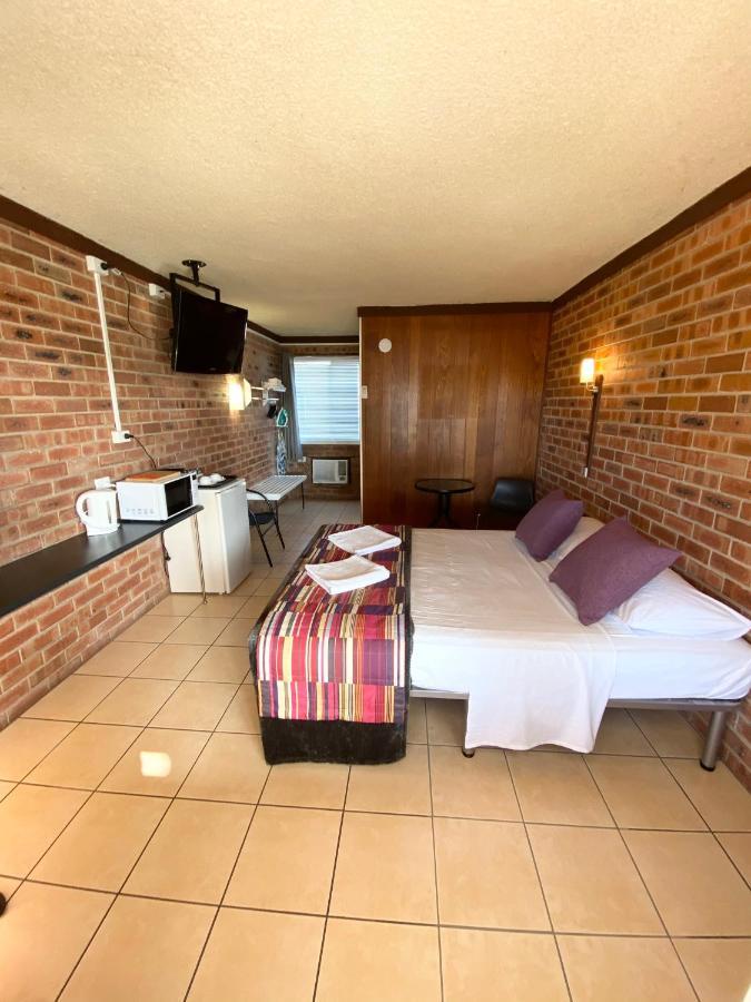 Proserpine Motor Lodge 外观 照片