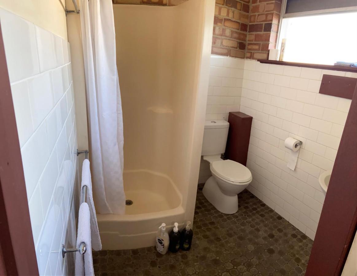 Proserpine Motor Lodge 外观 照片