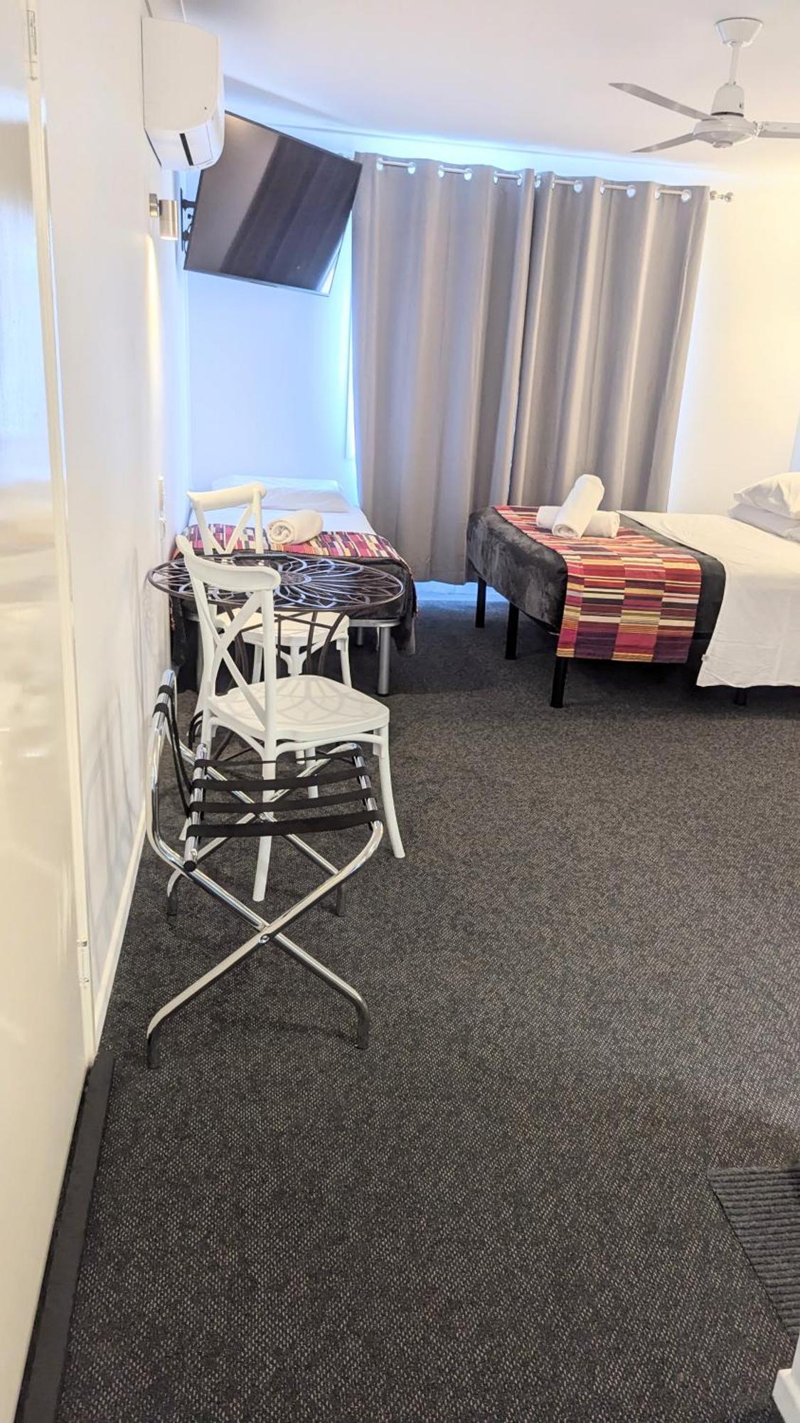 Proserpine Motor Lodge 外观 照片