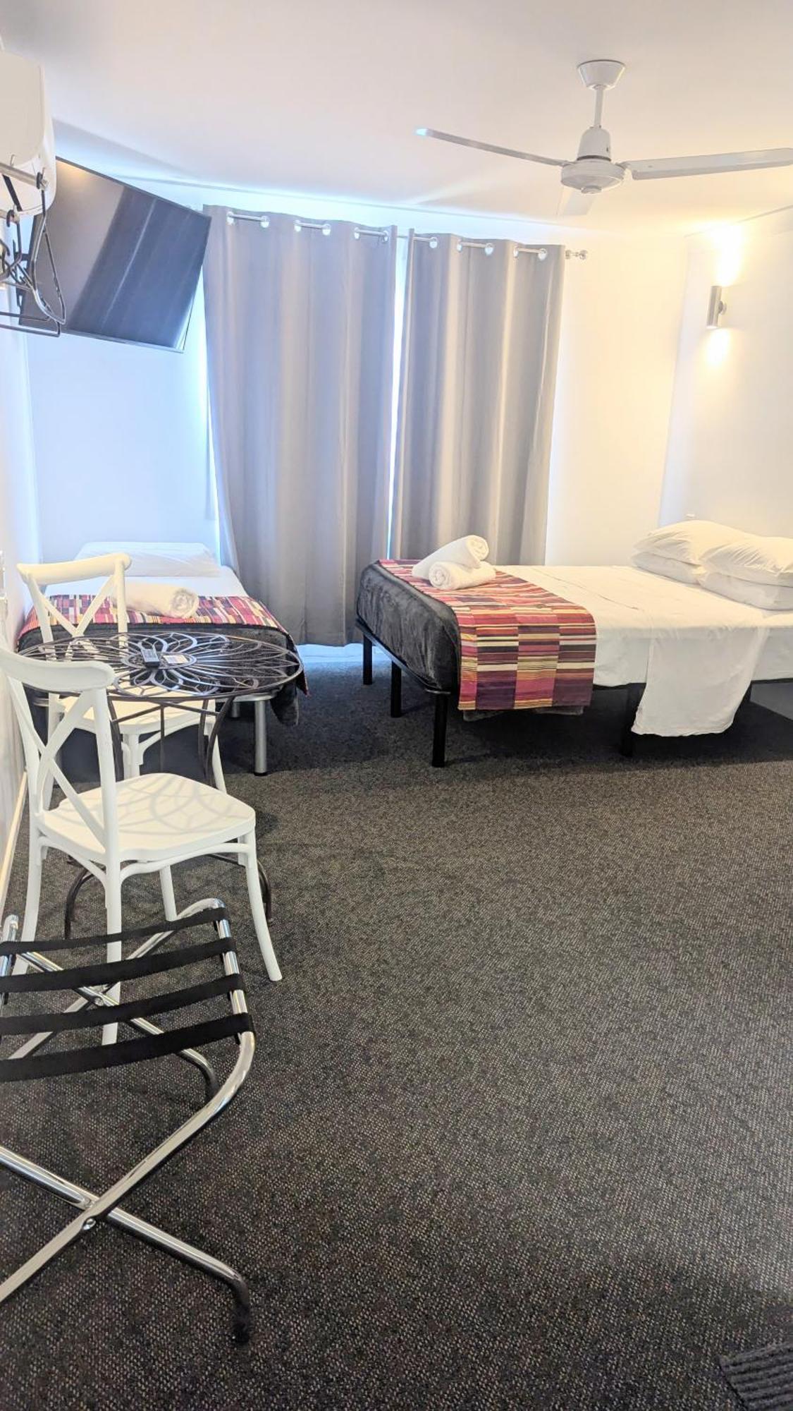 Proserpine Motor Lodge 外观 照片