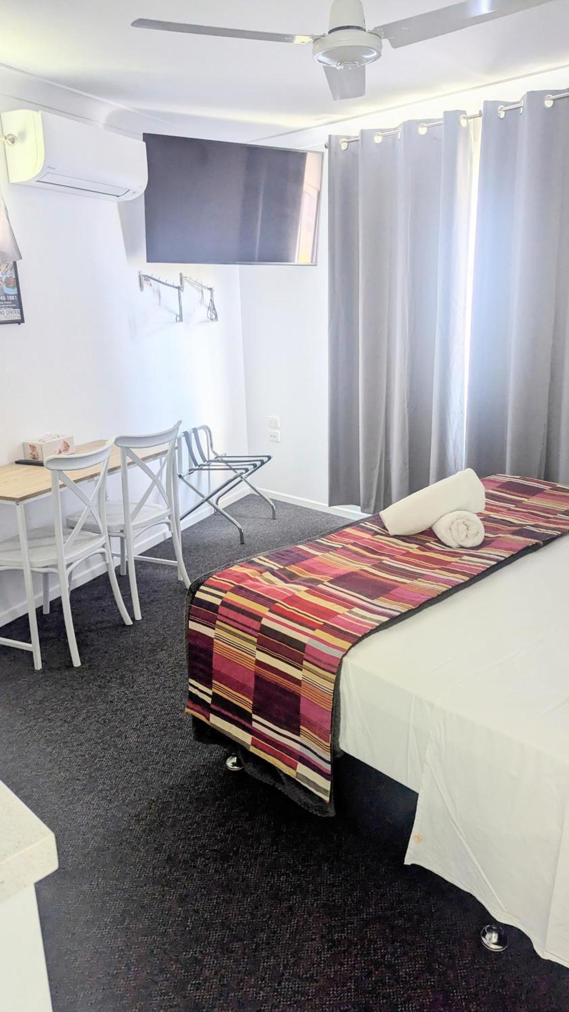 Proserpine Motor Lodge 外观 照片