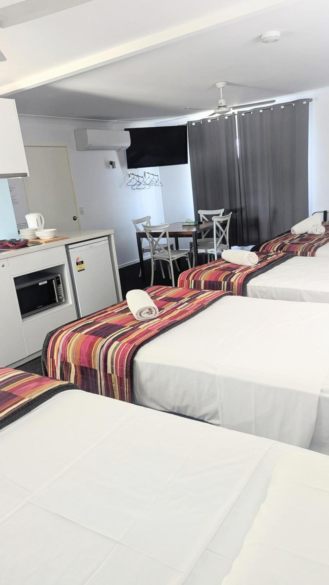 Proserpine Motor Lodge 外观 照片