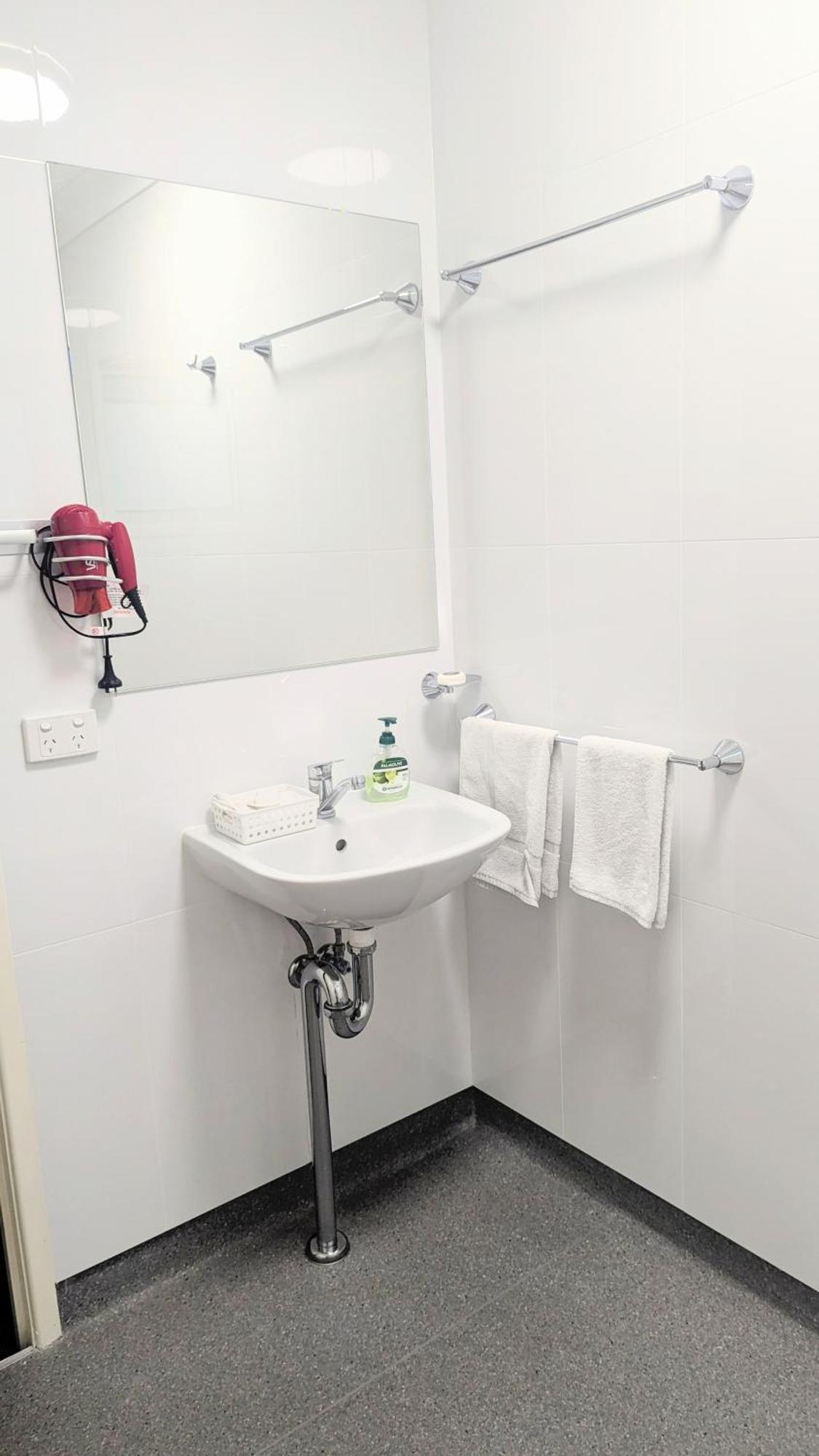 Proserpine Motor Lodge 外观 照片